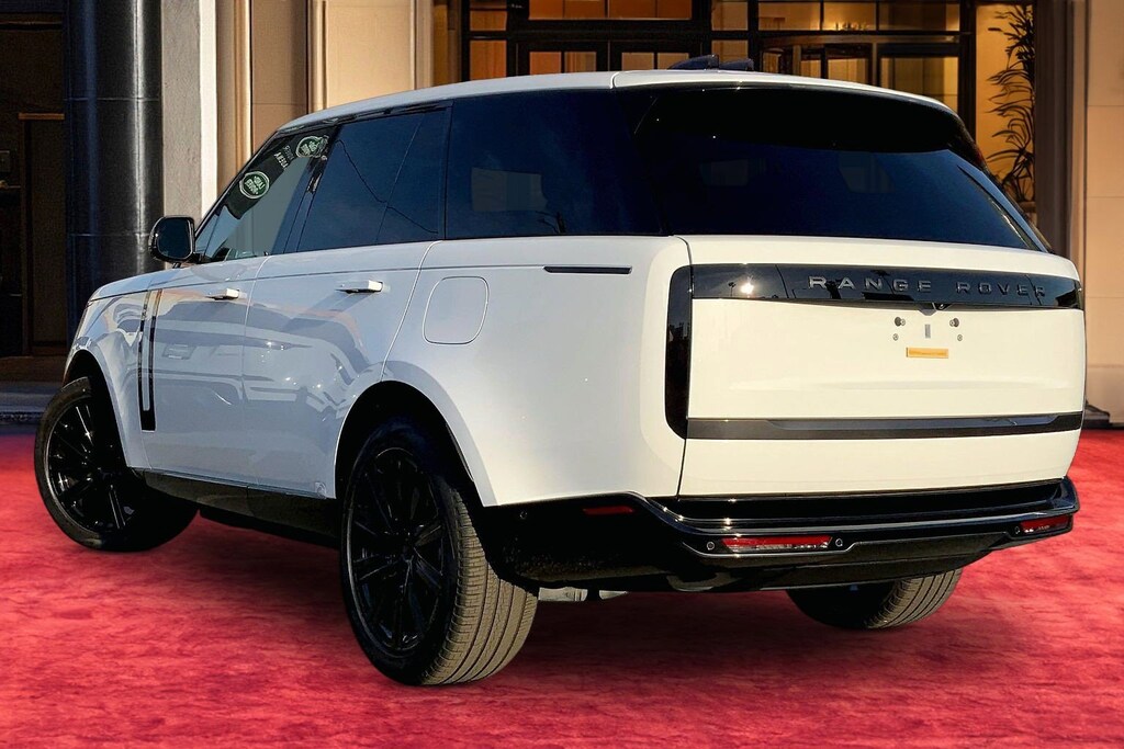 New 2026 Land Rover Range Rover P550e SE SUV