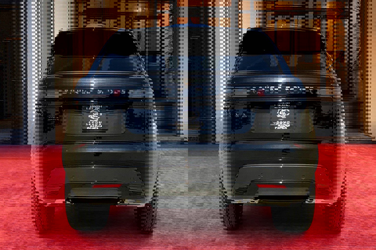 2026 Land Rover Range Rover Velar P250 Dynamic SE photo 4