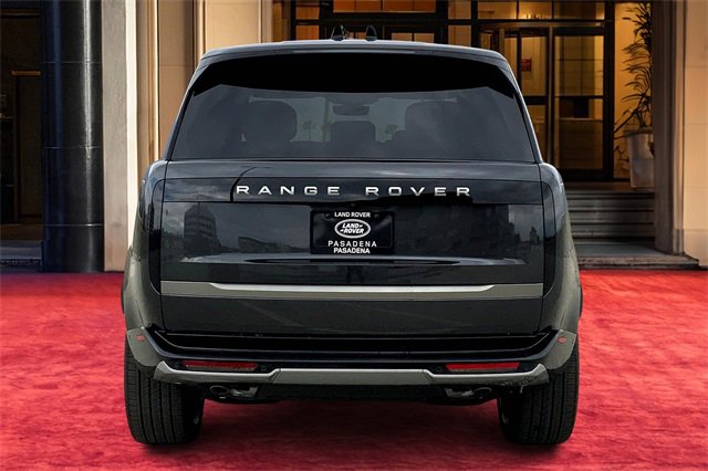2025 Land Rover Range Rover SE photo 4