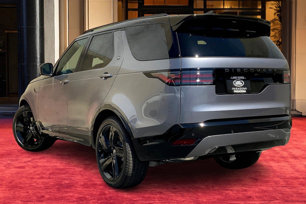 New 2025 Land Rover Discovery P300 Dynamic SE SUV