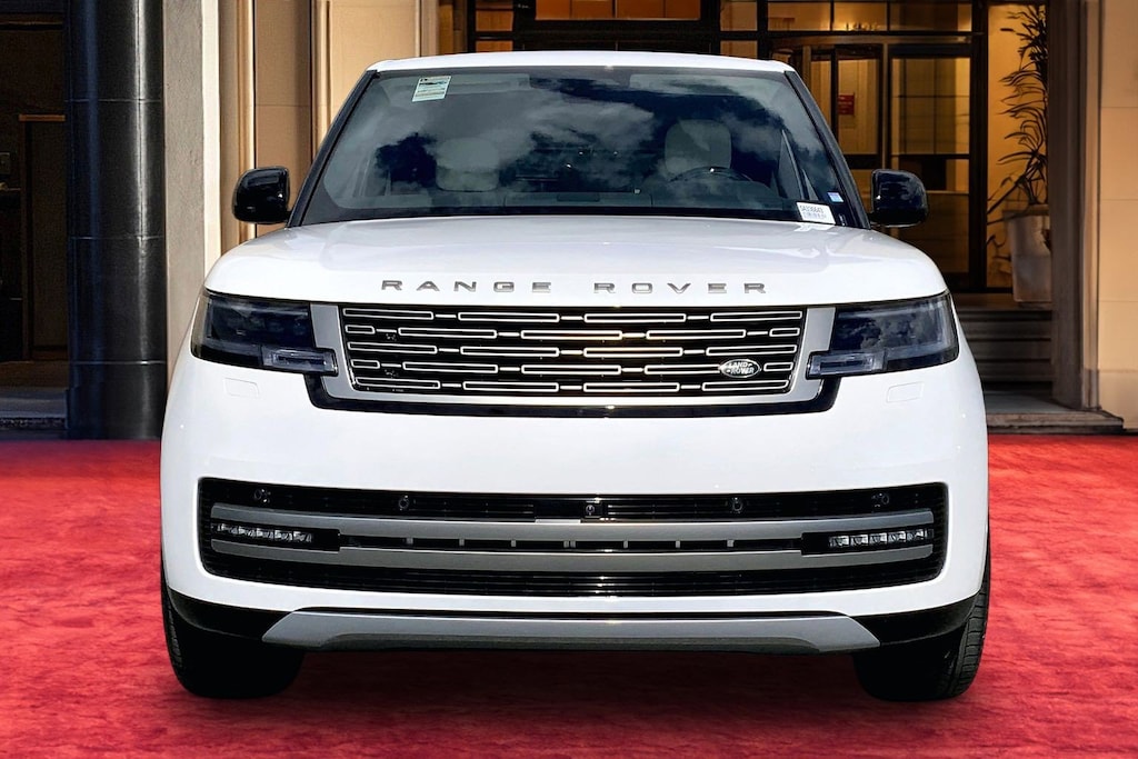 New 2025 Land Rover Range Rover P530 SE SUV