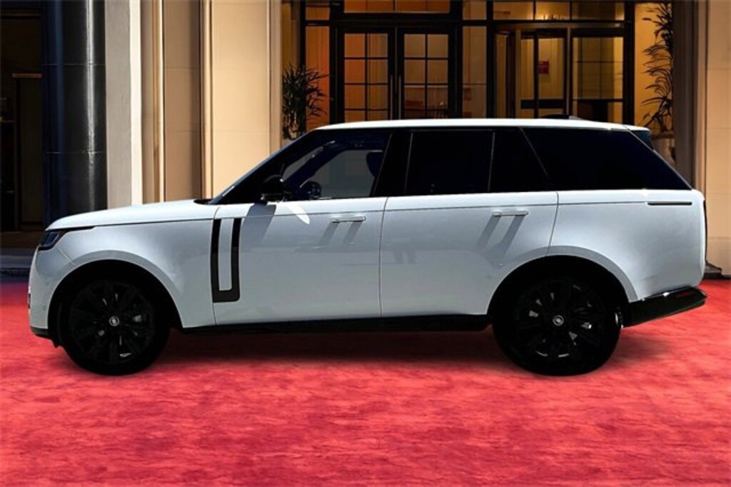 New 2025 Land Rover Range Rover P400 SE SUV