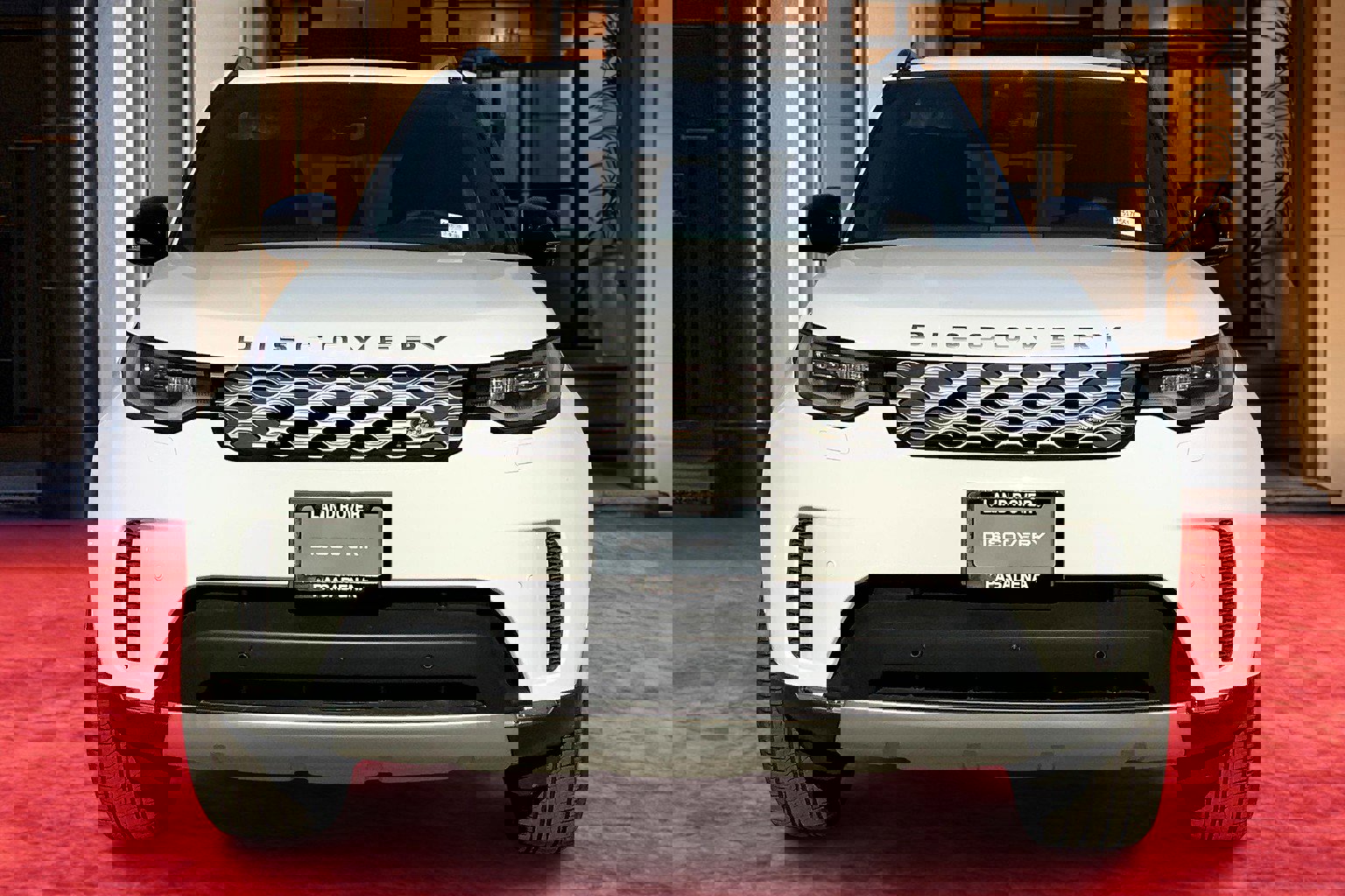 2025 Land Rover Discovery S photo 2