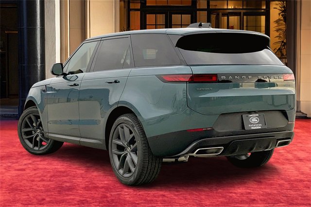 2025 Land Rover Range Rover Sport P360 SE photo 3