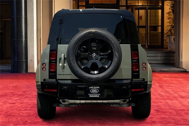 2025 Land Rover Defender 110 X-Dynamic SE photo 2