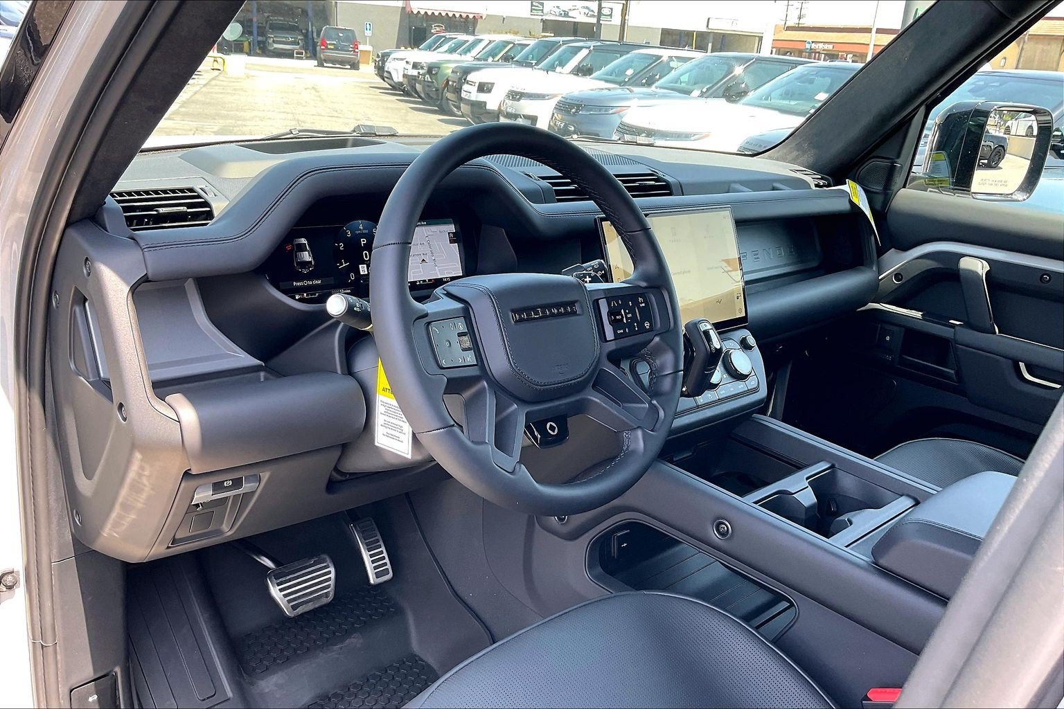 2026 Land Rover Defender OCTA - Photo 12