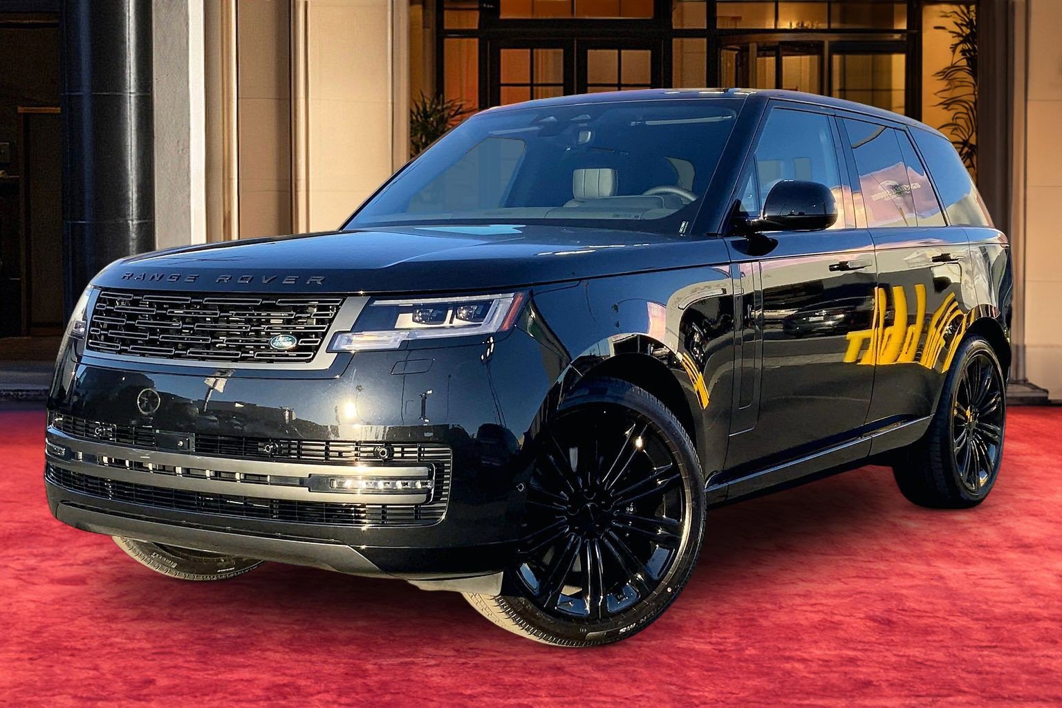 2026 Land Rover Range Rover 3.0 SE SWB's photo