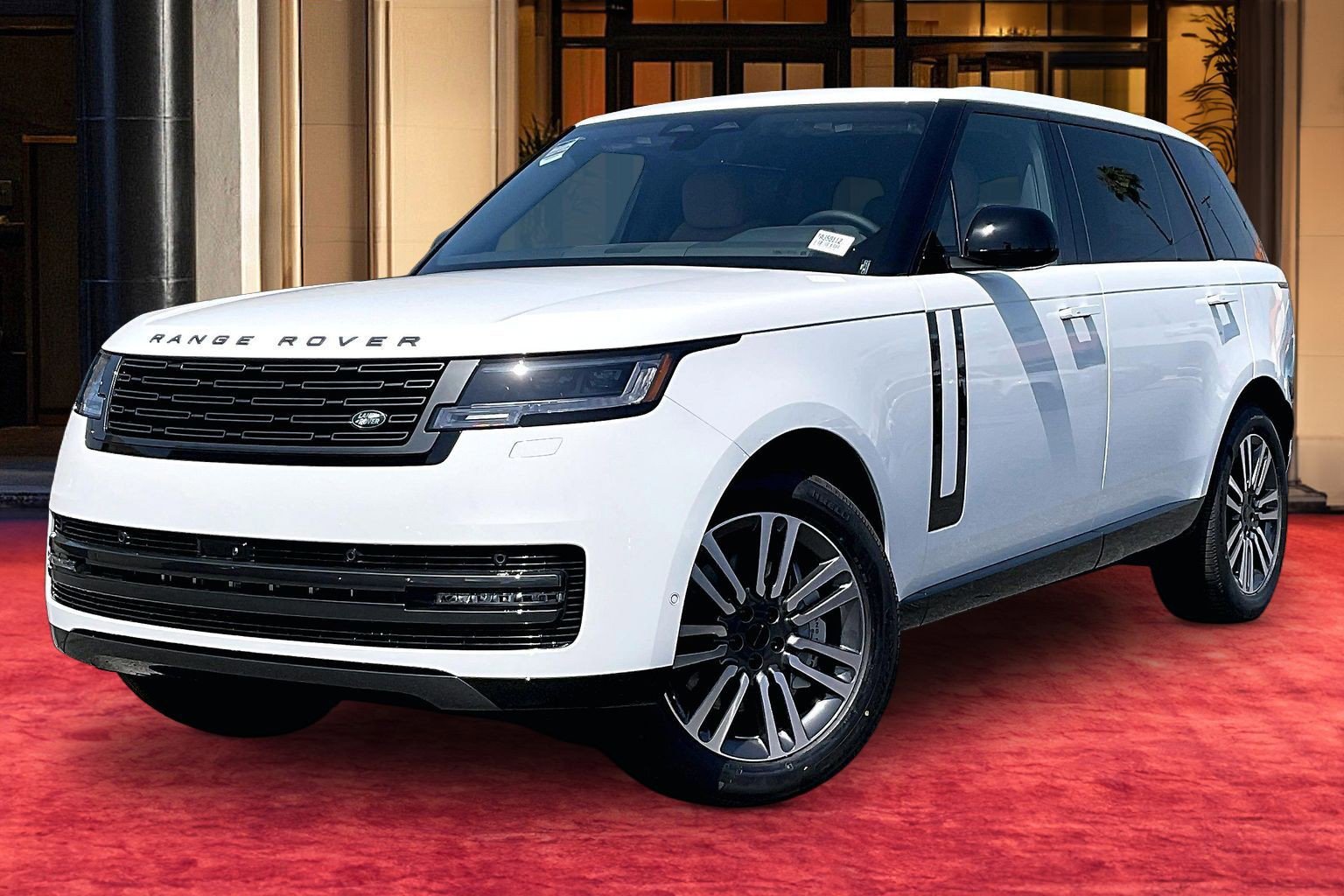 2026 Land Rover Range Rover 4.4 SE LWB 7's photo