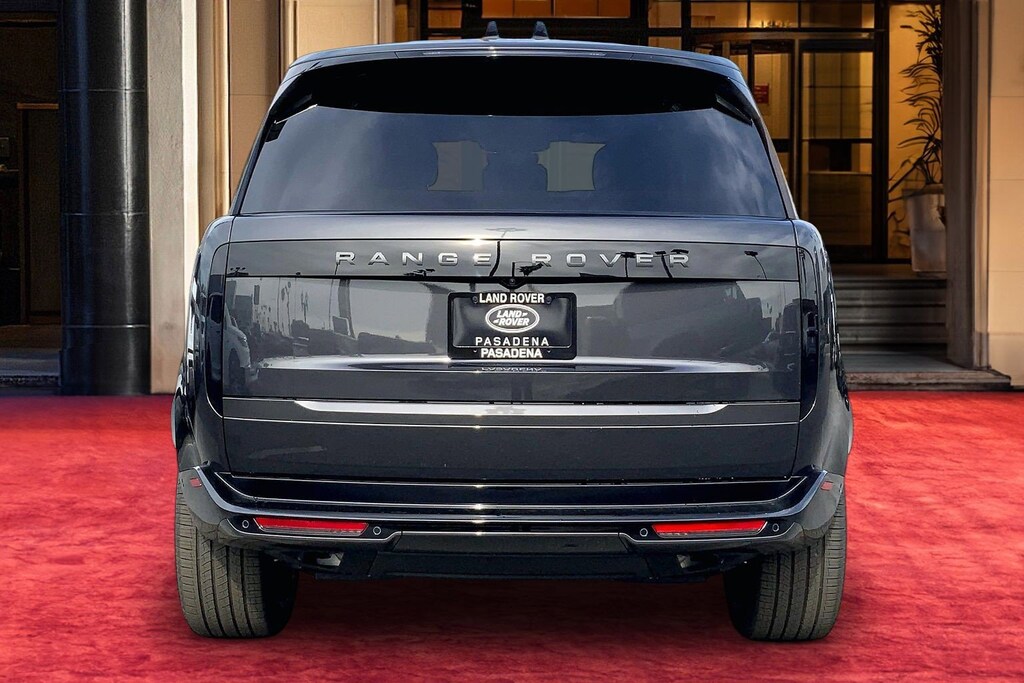 New 2026 Land Rover Range Rover P400 SE SUV