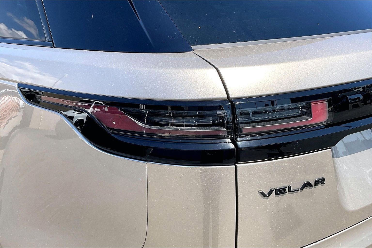 2026 Land Rover Range Rover Velar Dynamic SE - Photo 6