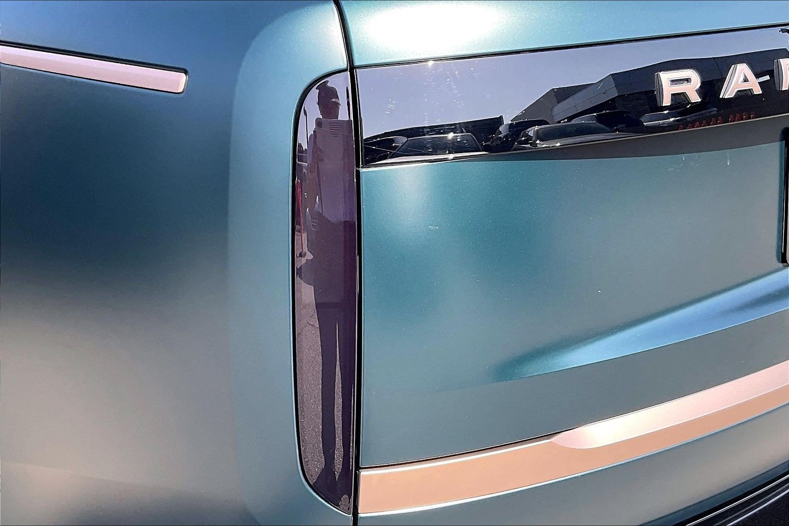 2026 Land Rover Range Rover SV - Photo 6