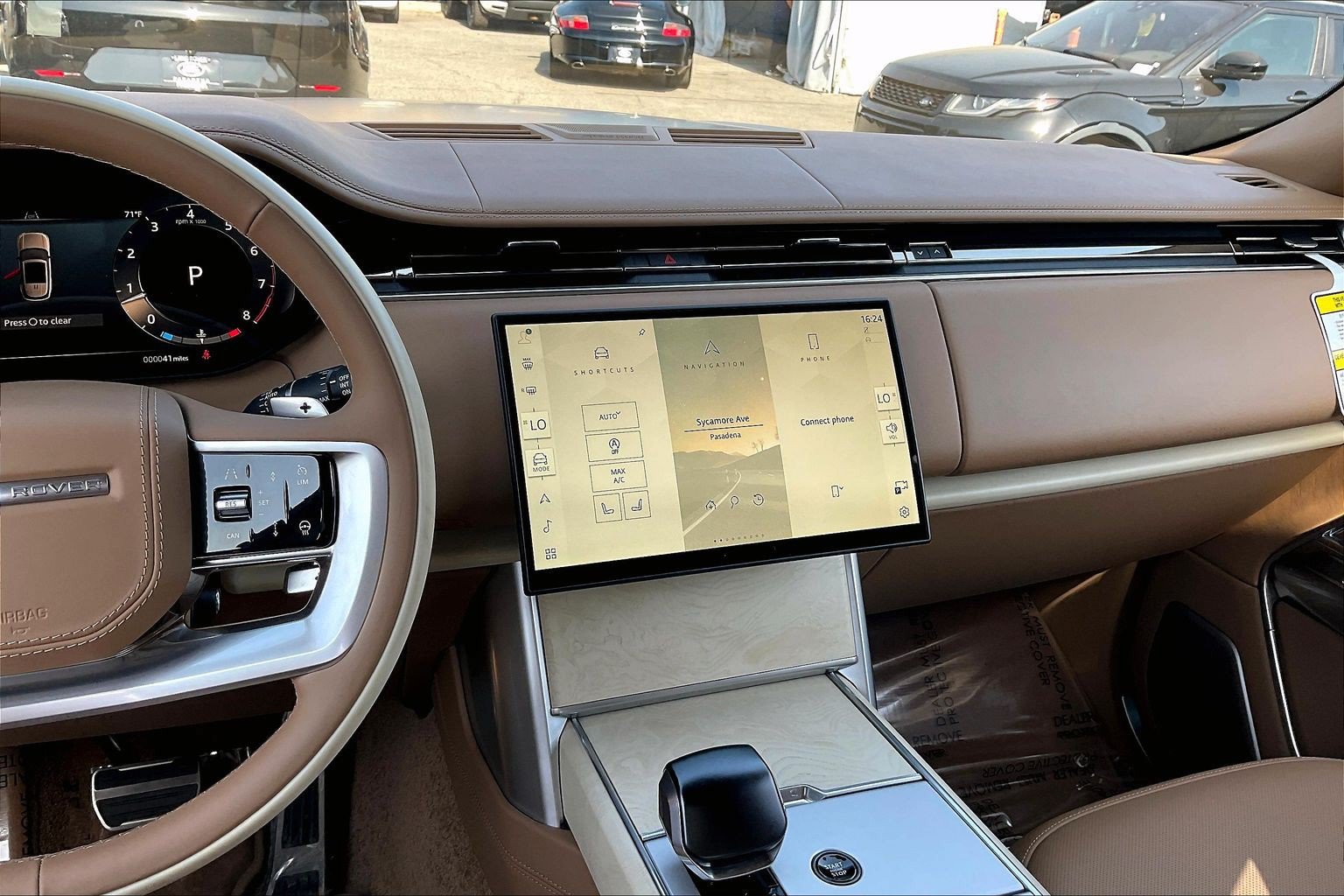 2026 Land Rover Range Rover SV - Photo 9