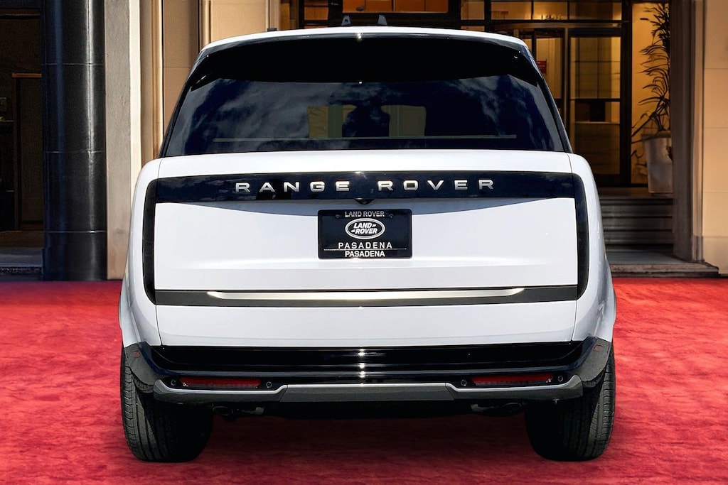 New 2025 Land Rover Range Rover P530 SE SUV