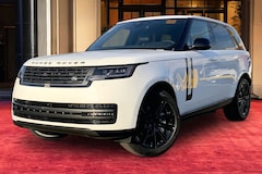2026 Land Rover Range Rover P550e SE SUV