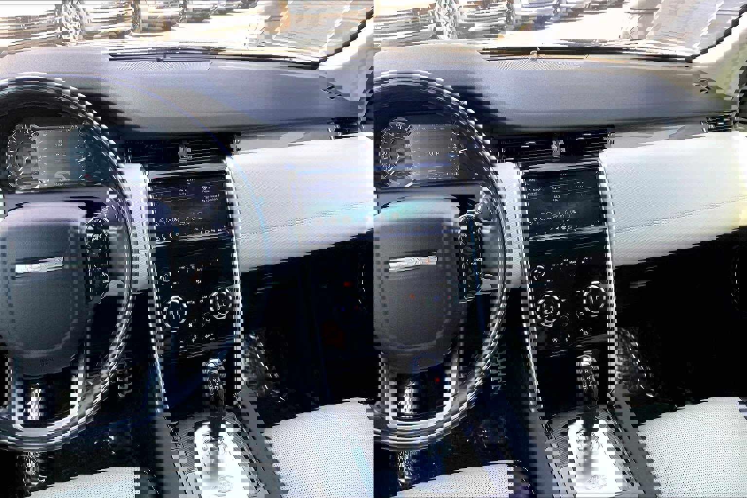 2020 Land Rover Discovery Sport S R-Dynamic photo 5