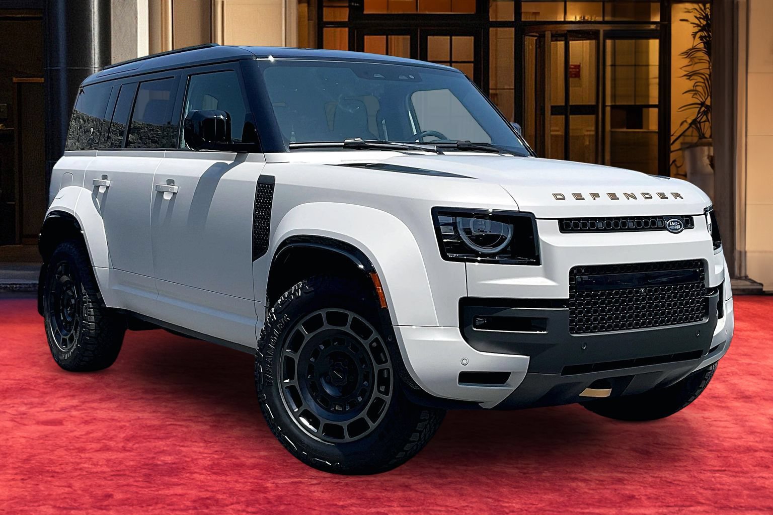 2026 Land Rover Defender OCTA - Photo 23