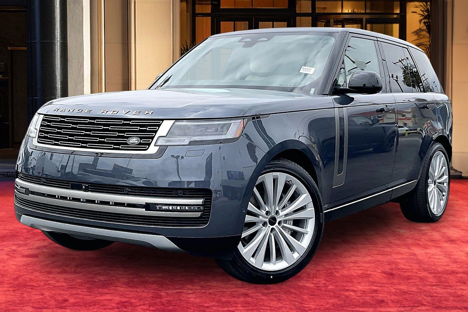 2026 Land Rover Range Rover 3.0 SE SWB's photo