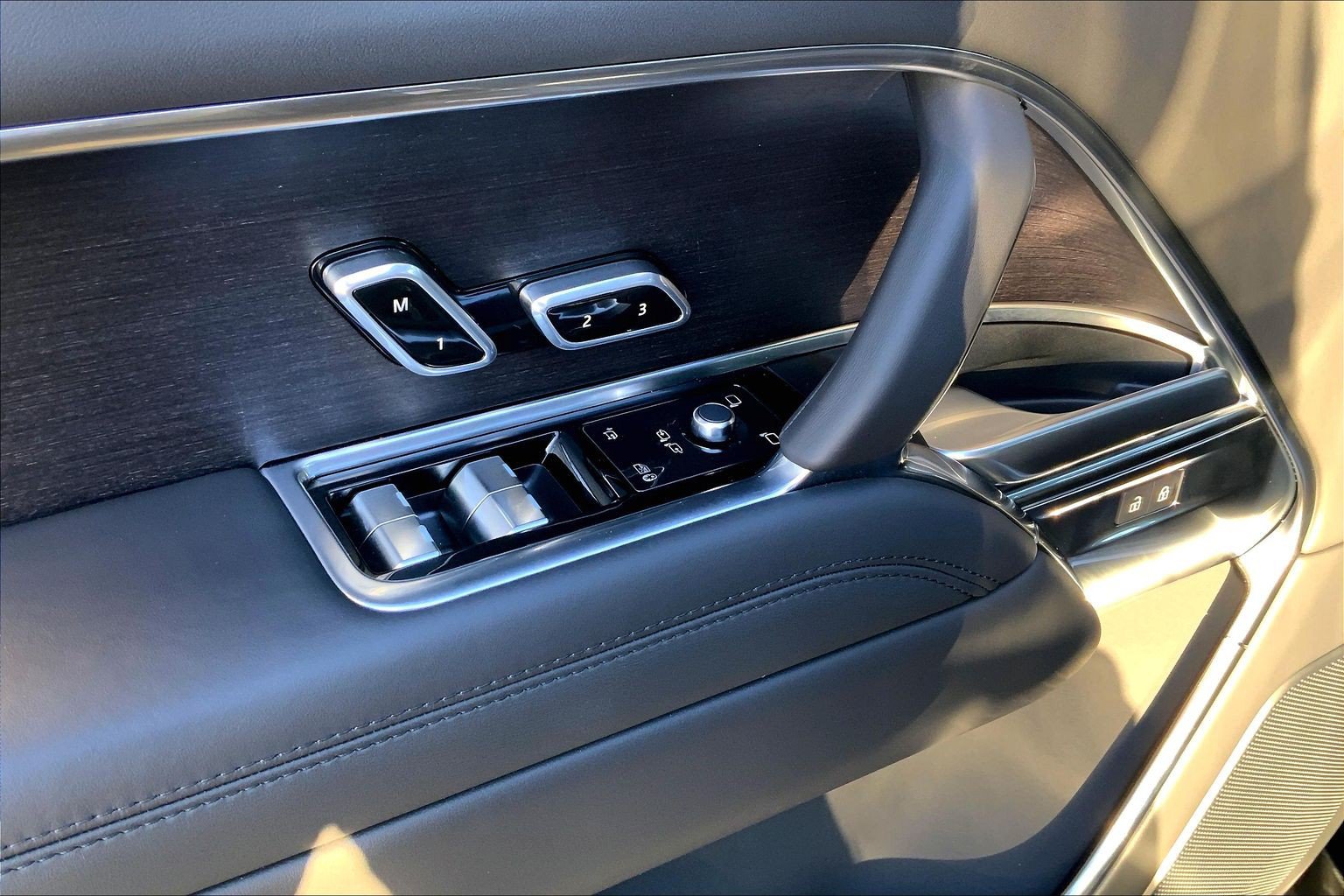 2026 Land Rover Range Rover SE - Photo 21