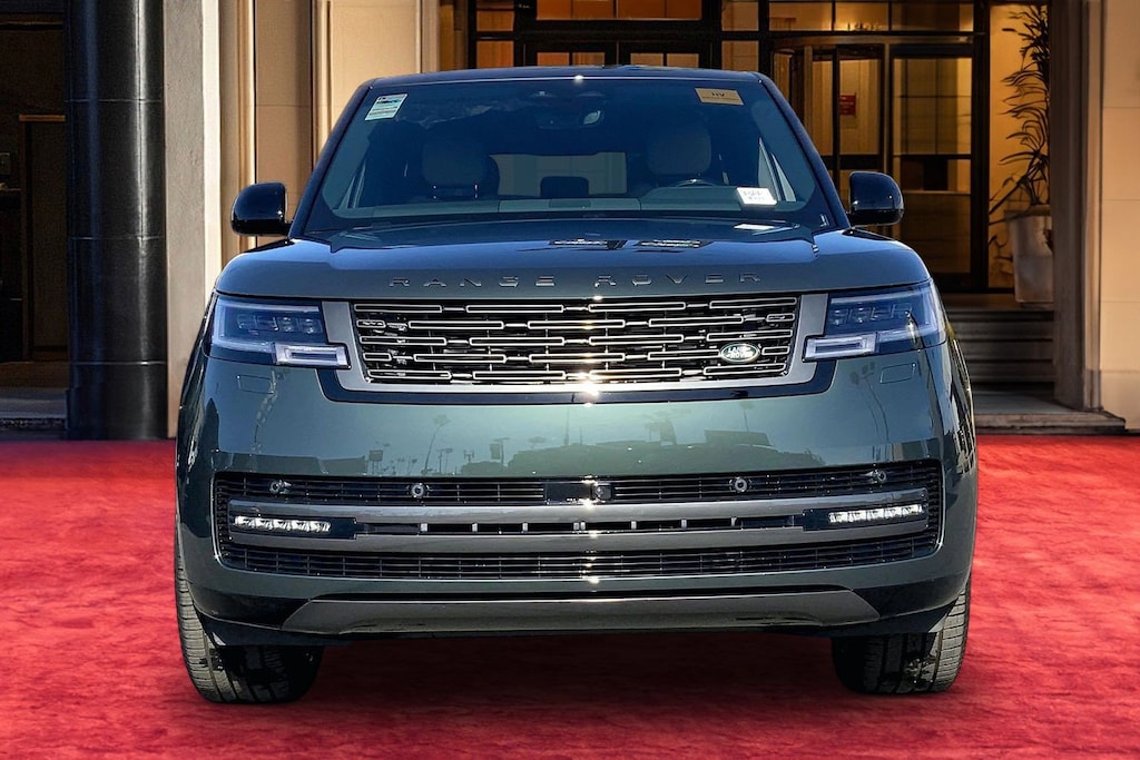 New 2026 Land Rover Range Rover P550e SE SUV