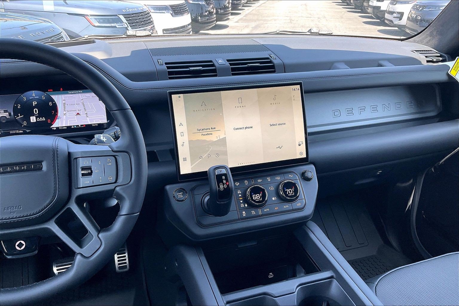 2026 Land Rover Defender OCTA - Photo 11