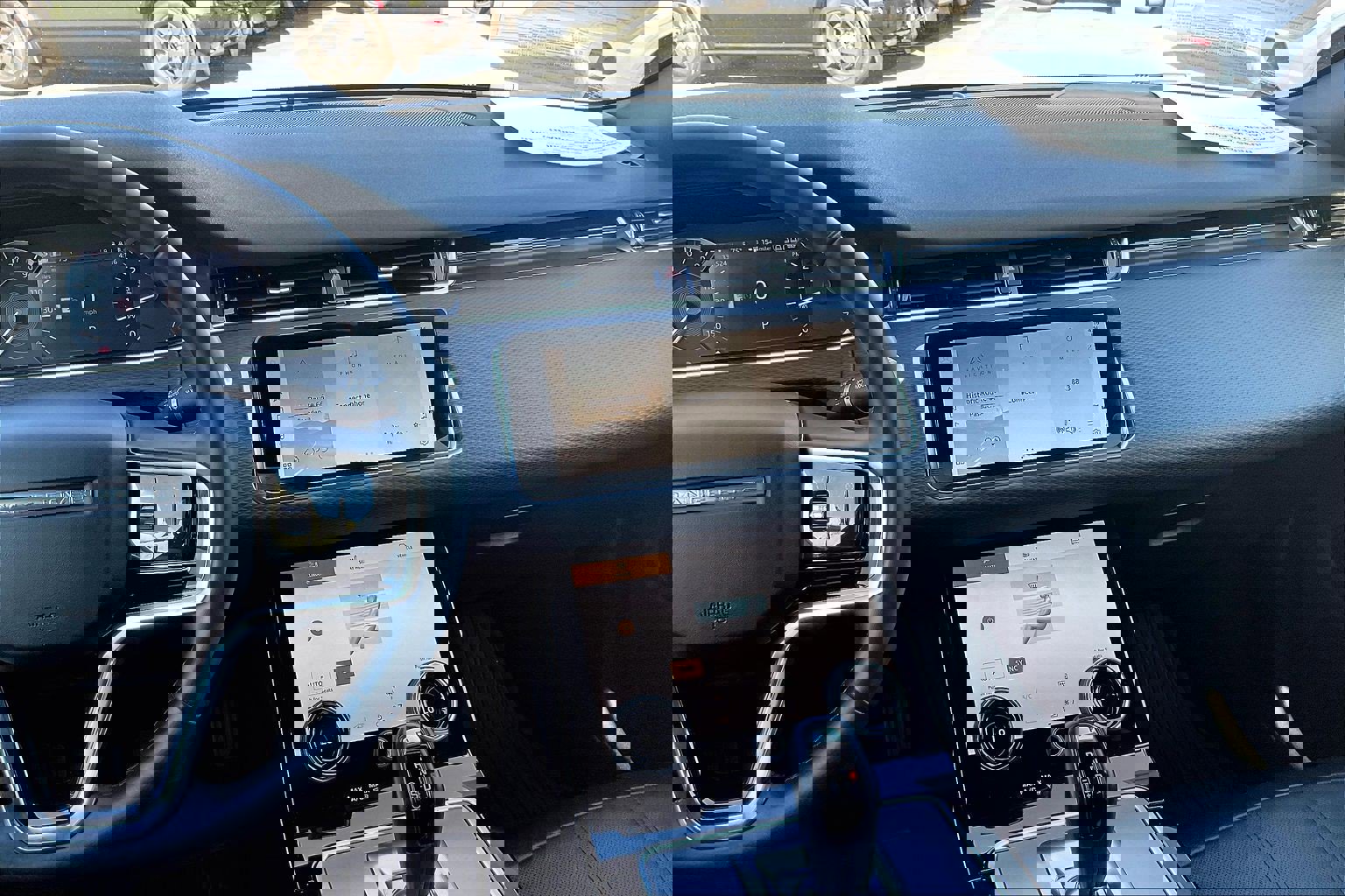 2022 Land Rover Range Rover Evoque S photo 5