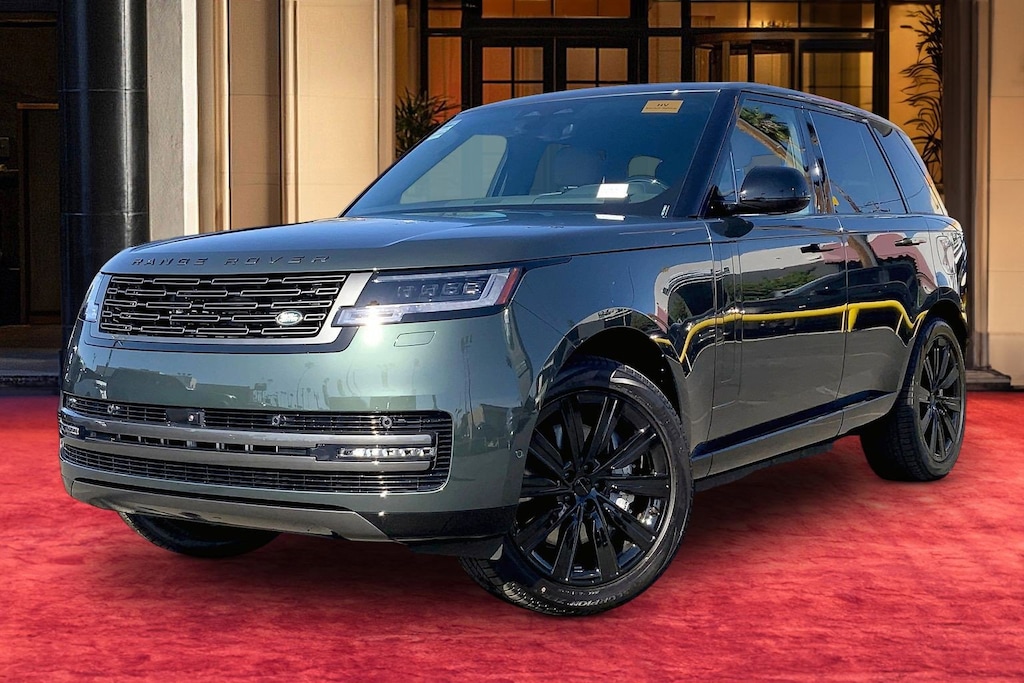 New 2026 Land Rover Range Rover P550e SE SUV