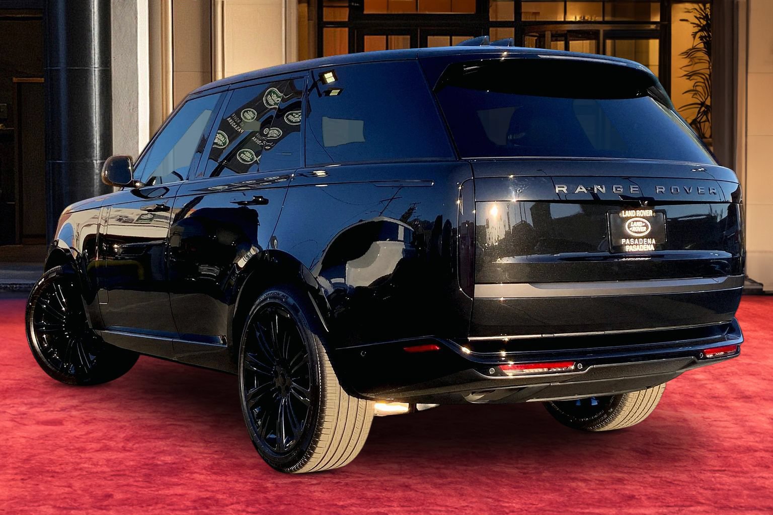 2026 Land Rover Range Rover SE - Photo 3