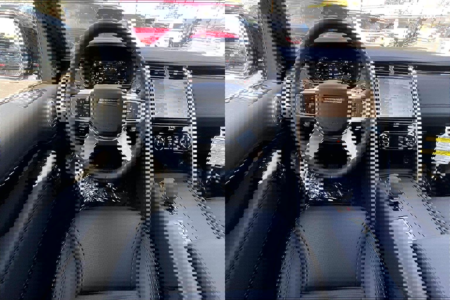 2025 Land Rover Discovery S photo 4