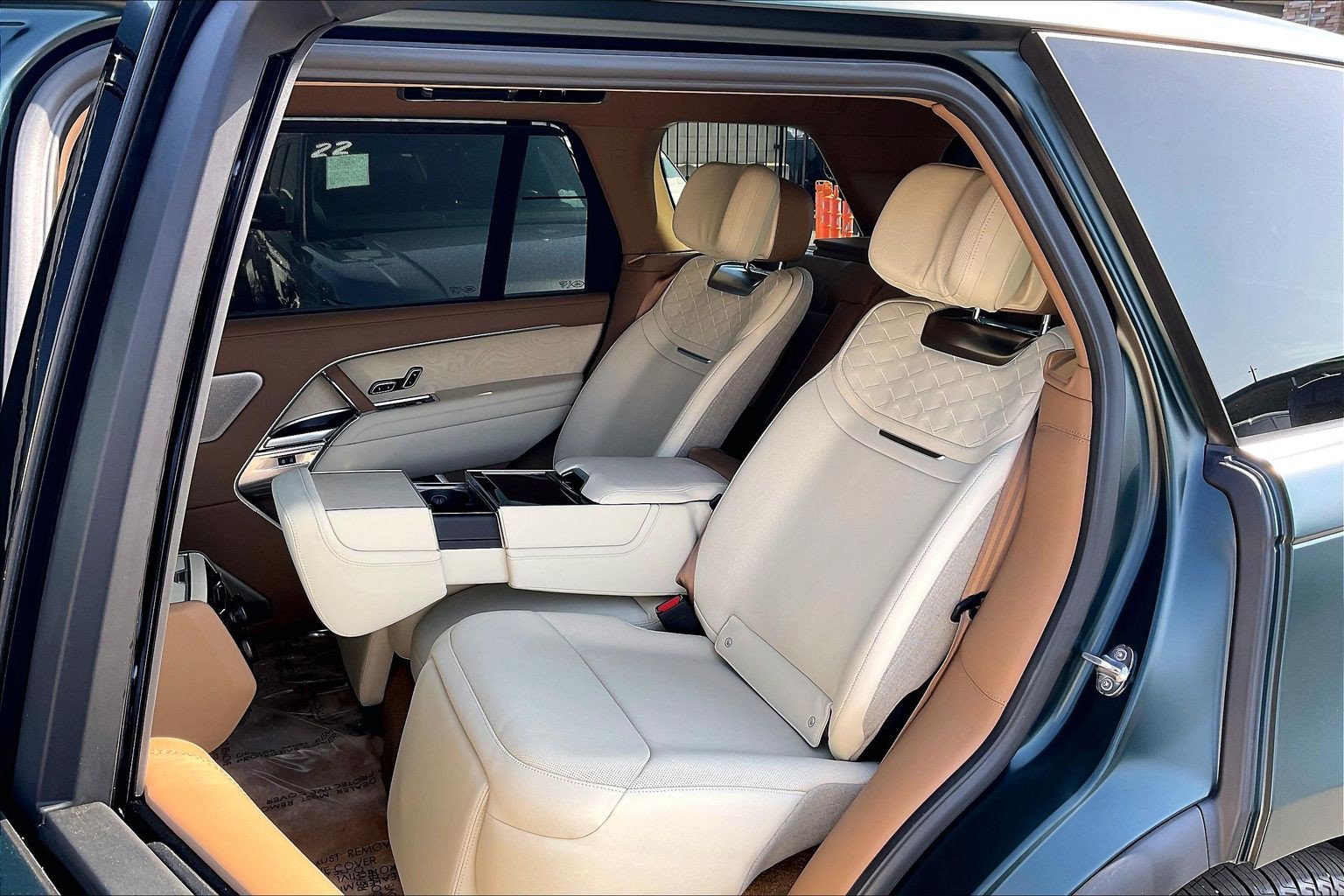 2026 Land Rover Range Rover SV - Photo 22