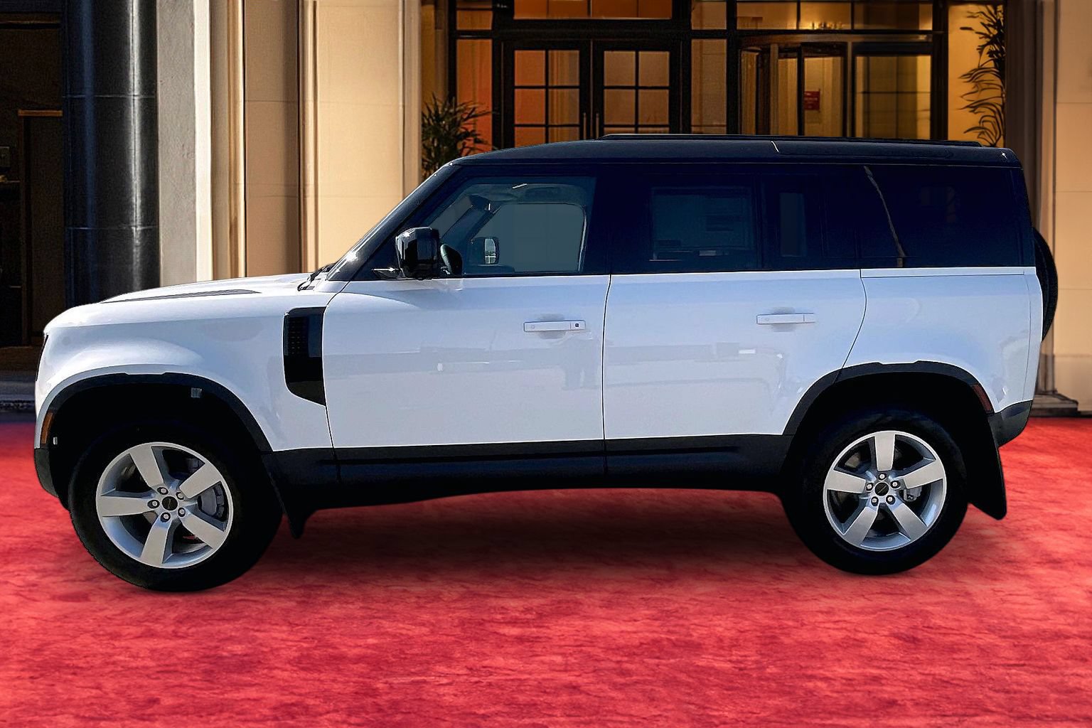 2026 Land Rover Defender 110 S 300PS