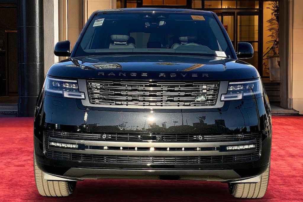 New 2026 Land Rover Range Rover P550e SE SUV