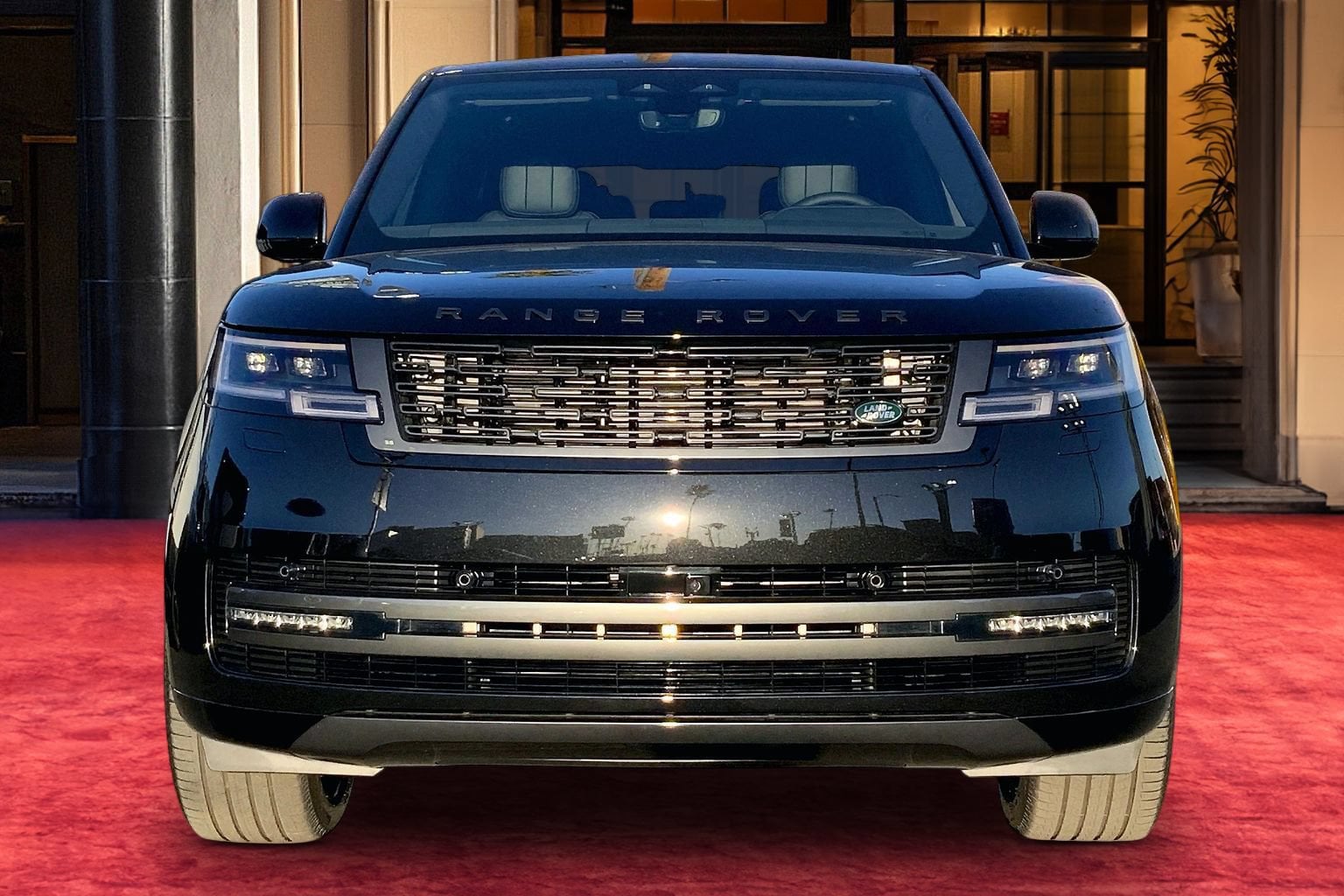 2026 Land Rover Range Rover SE - Photo 2