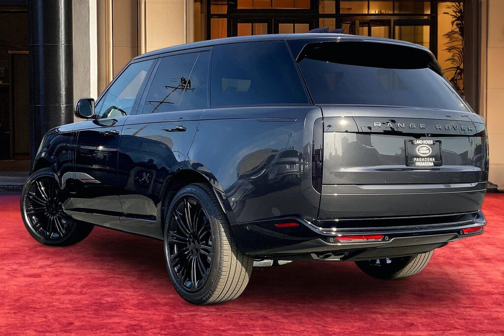 New 2026 Land Rover Range Rover P530 SE SUV