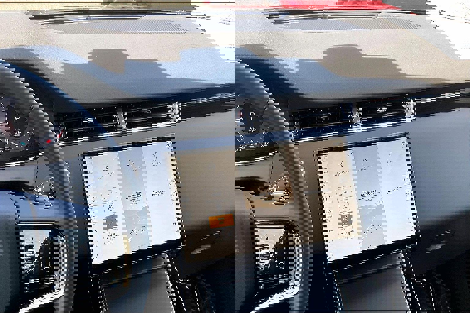 2026 Land Rover Range Rover Evoque Core S photo 5