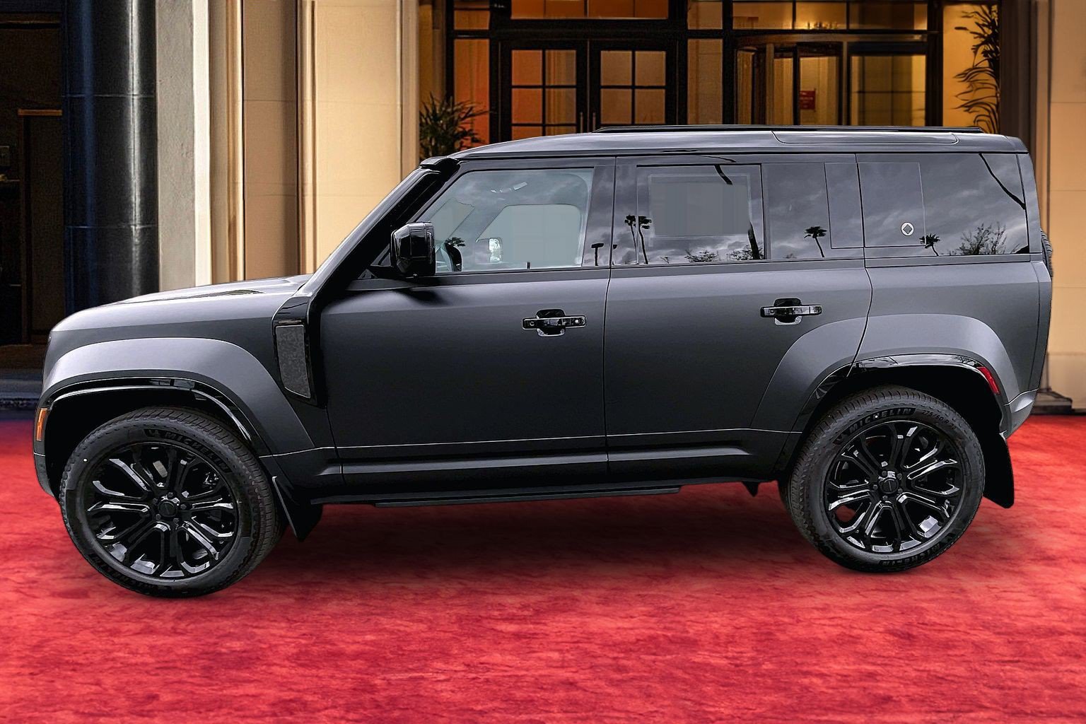 2026 Land Rover Defender 110 Octa Black Edition 635PS