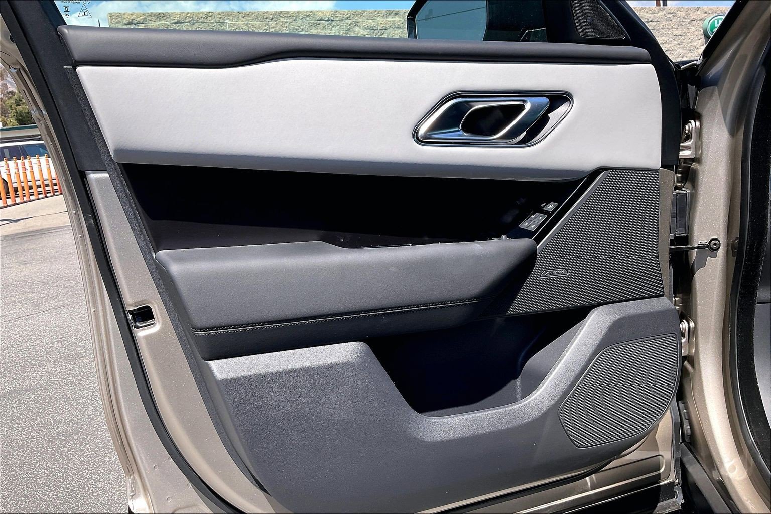 2026 Land Rover Range Rover Velar Dynamic SE - Photo 12