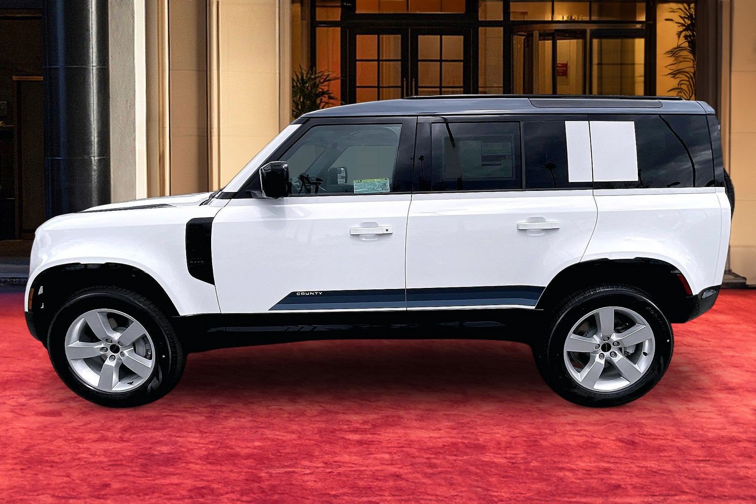 2026 Land Rover Defender 110 S 300PS