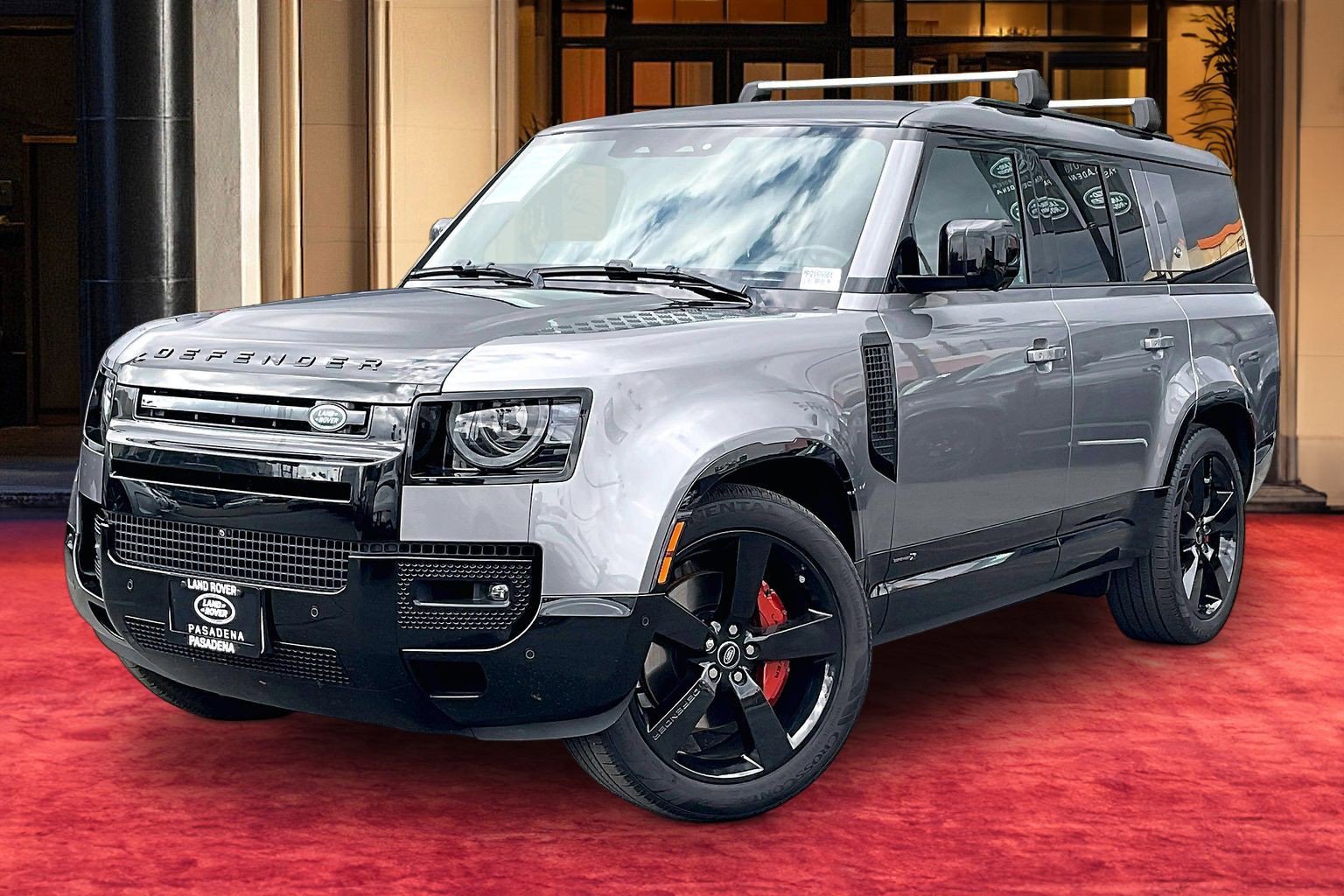 2023 Land Rover Defender X's photo
