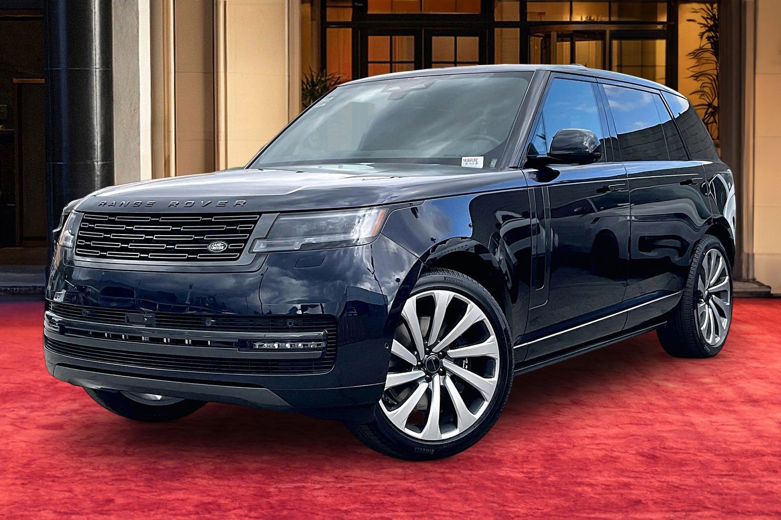 2026 Land Rover Range Rover 4.4 SE LWB 7's photo