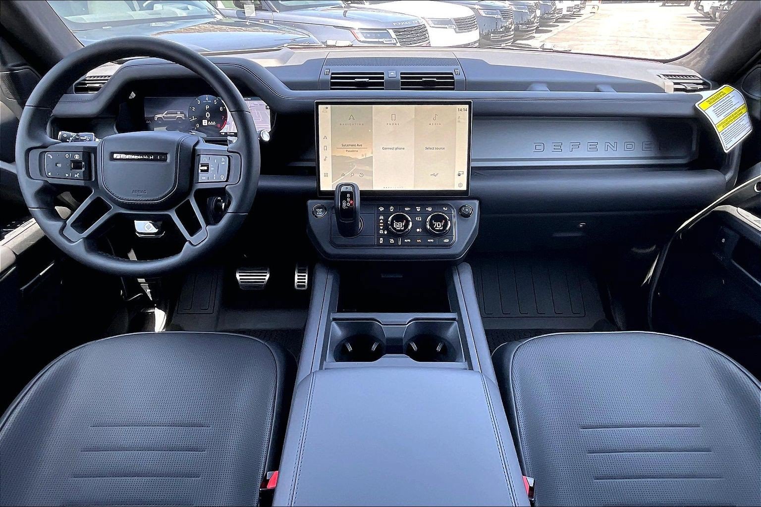2026 Land Rover Defender OCTA - Photo 10