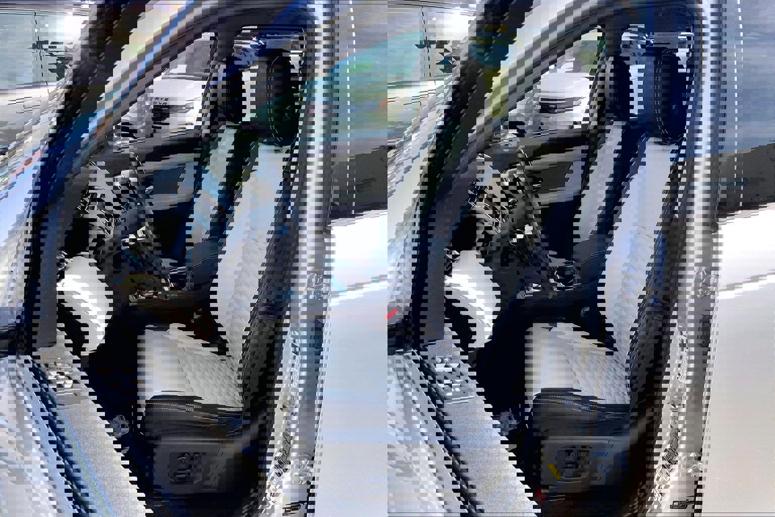 2020 Land Rover Discovery Sport S R-Dynamic photo 3