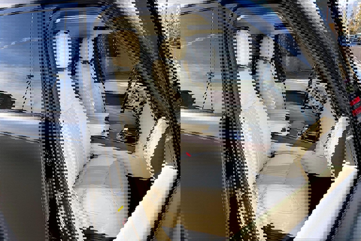 2023 Land Rover Range Rover Autobiography photo 6