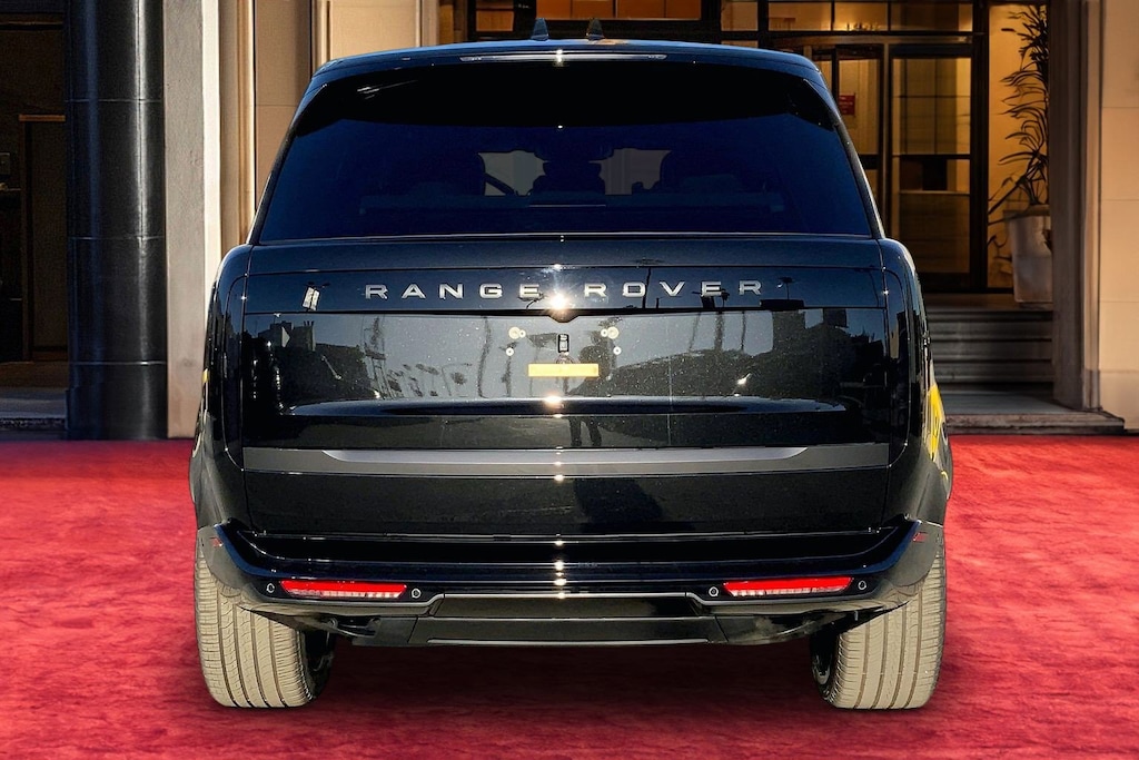 New 2026 Land Rover Range Rover P550e SE SUV