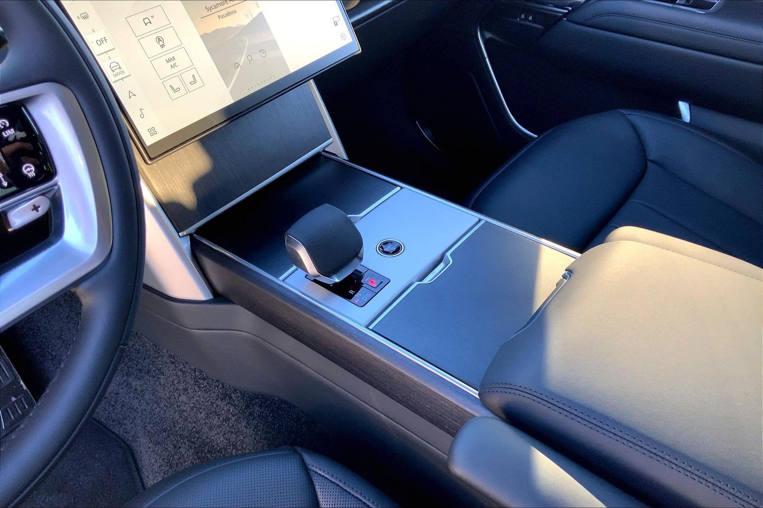 2026 Land Rover Range Rover SE - Photo 10