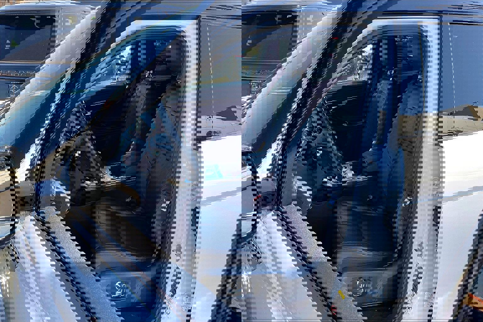 2022 Land Rover Range Rover Evoque S photo 3