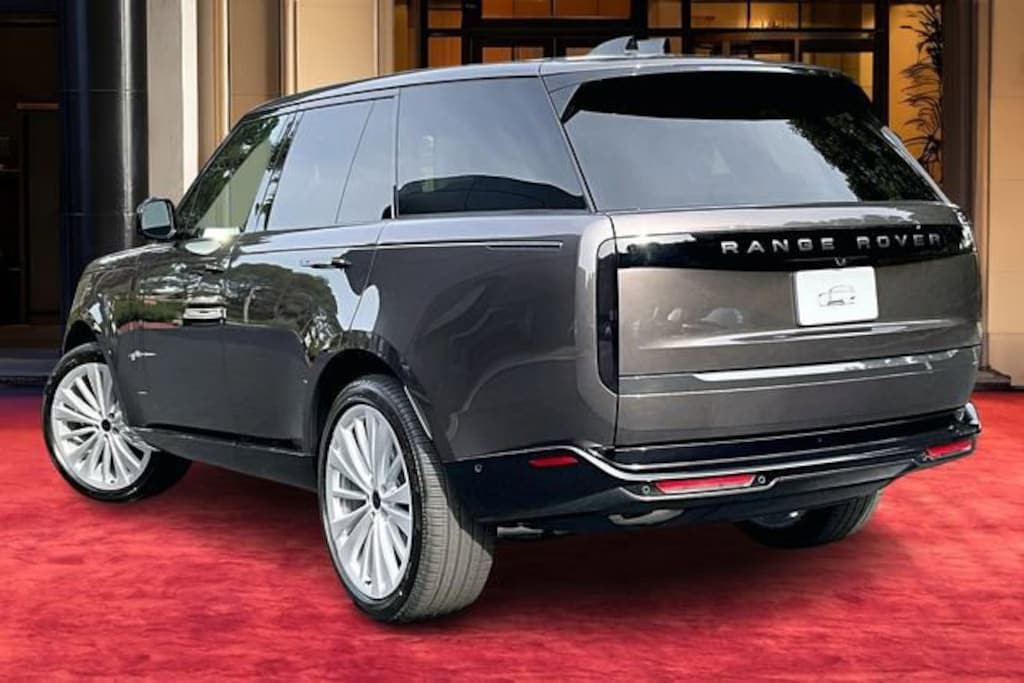 New 2026 Land Rover Range Rover P400 SE SUV