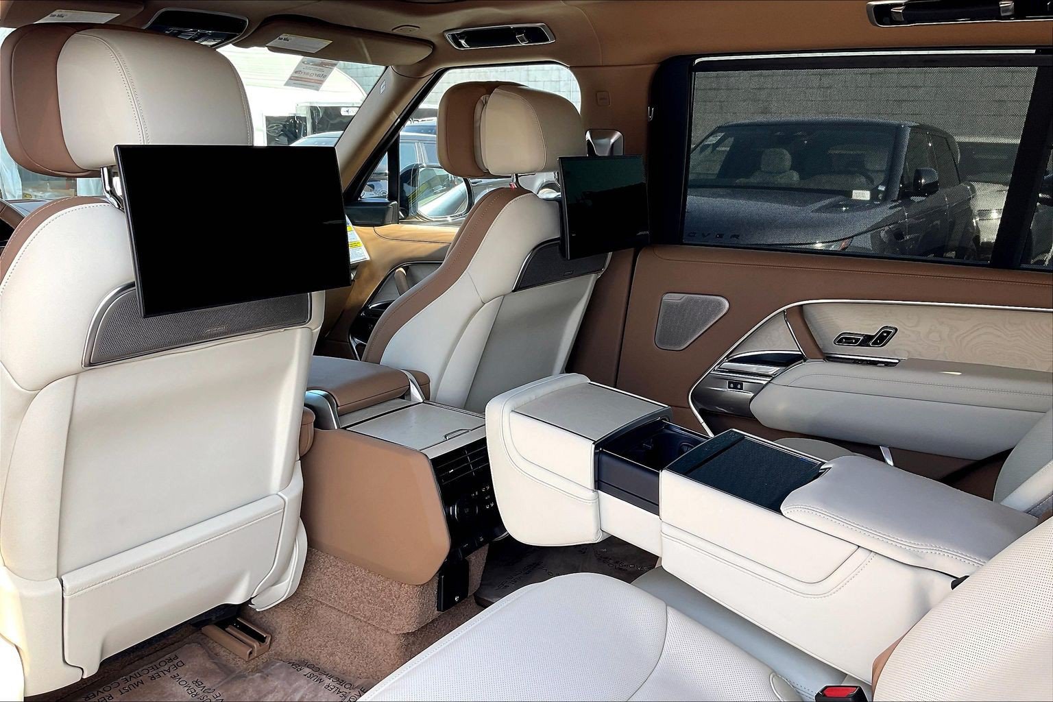 2026 Land Rover Range Rover SV - Photo 21