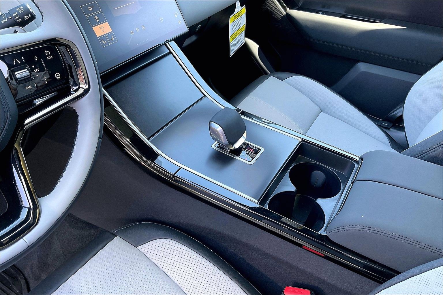 2026 Land Rover Range Rover Velar Dynamic SE - Photo 11