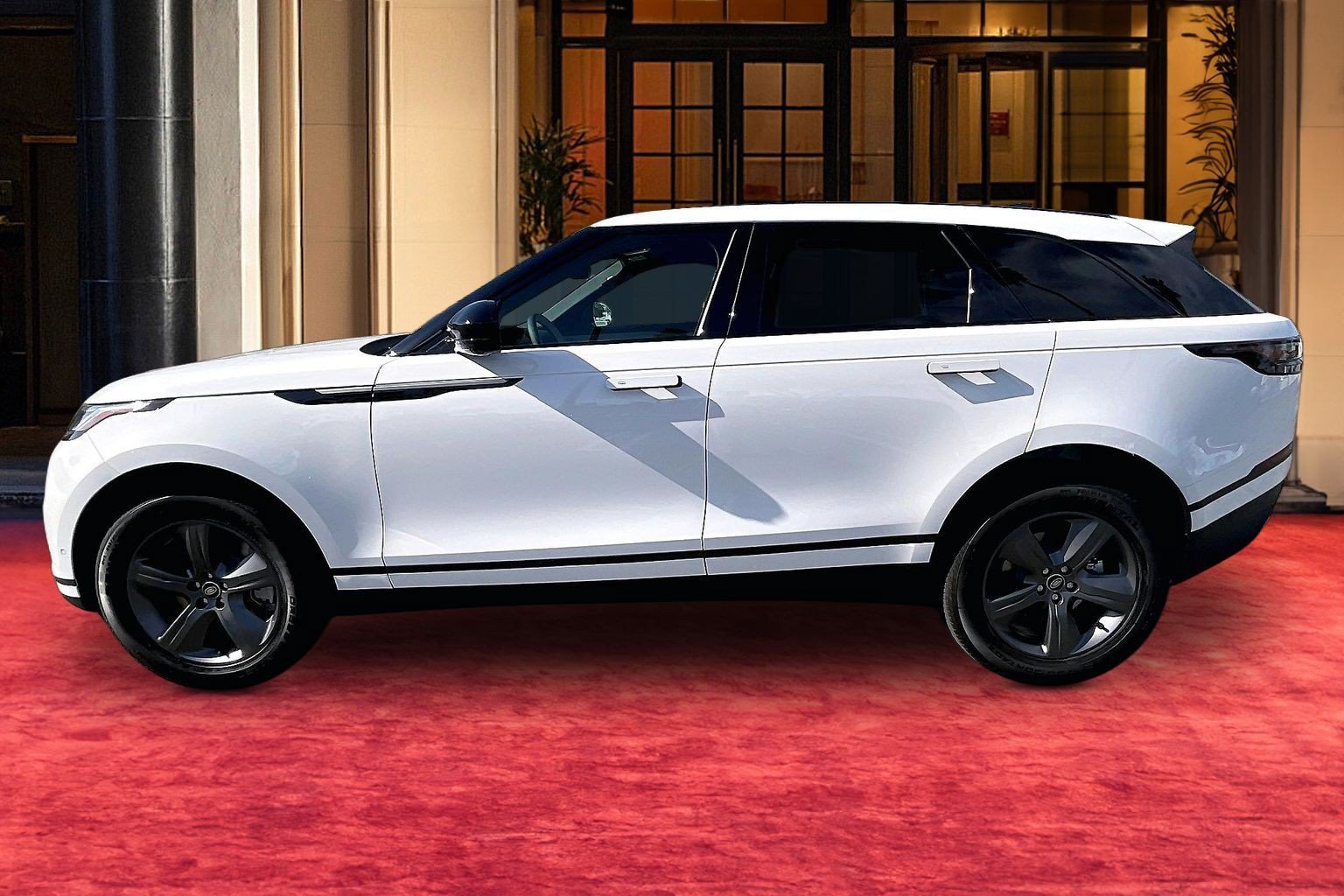2026 Land Rover Range Rover Velar S 250PS
