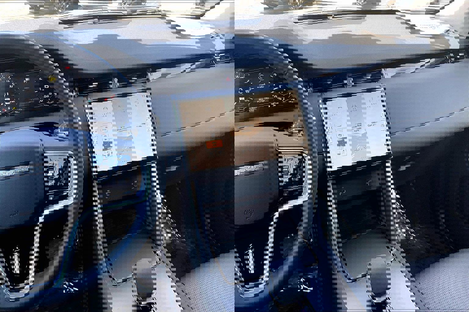 2025 Land Rover Discovery Sport S photo 5